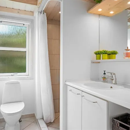Hildburg - 1-5km From The Sea By Interhome