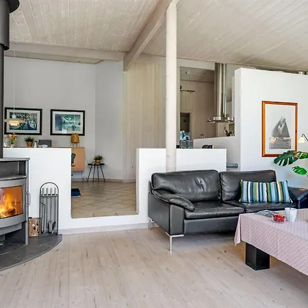 Hildburg - 1-5km From The Sea By Interhome *
